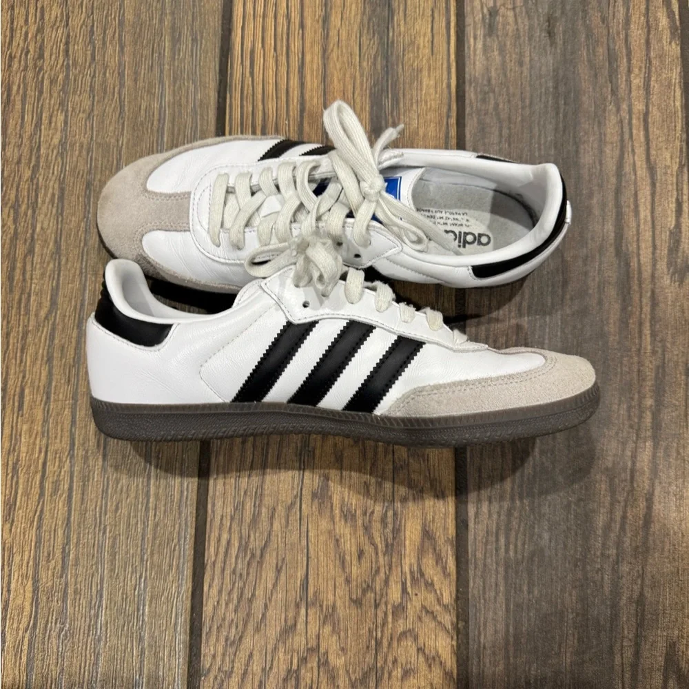 Adidas Sambas women’s 9, men’s 7.5 - Picture 4 of 10